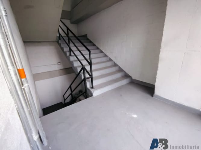 Bodega en arriendo en El Poblado, Medellín, 90 m² · foto 2 de 10