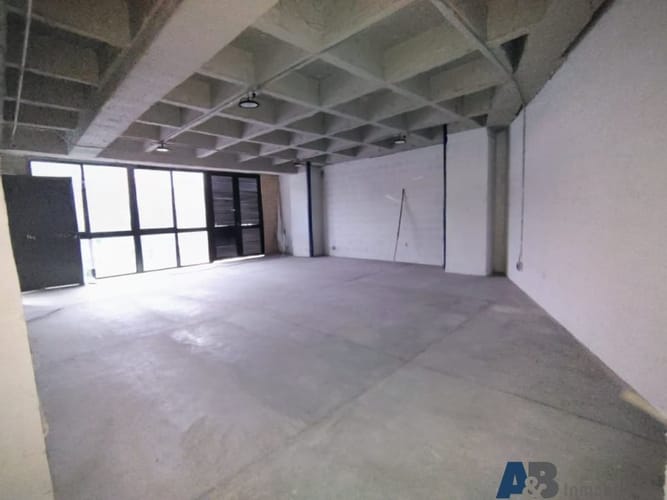 Bodega en arriendo en El Poblado, Medellín, 90 m² · foto 4 de 10