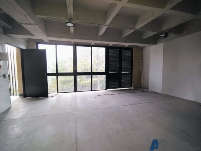 Bodega en arriendo en El Poblado, Medellín, 90 m² · foto 5 de 10