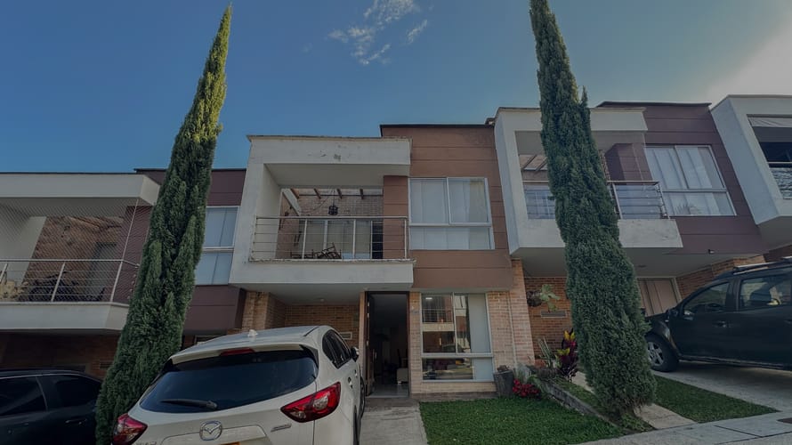 Casa de 3 alcobas en venta en Caqueta, La Estrella, 160 m² · foto 2 de 12