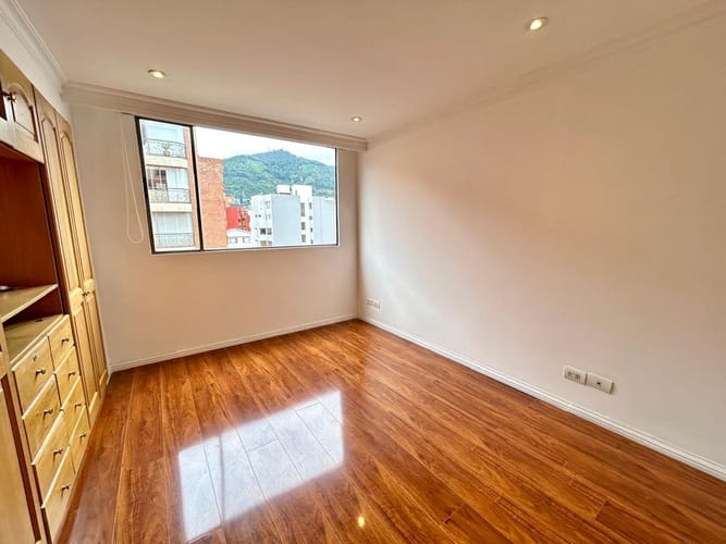 Apartamento de 3 alcobas en venta en Chico Norte, Bogotá, 110 m² · foto 4 de 15