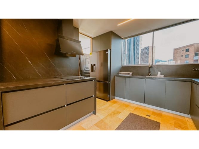 Apartamento de 3 alcobas en venta en El Poblado, Medellín, 224 m² · foto 8 de 24