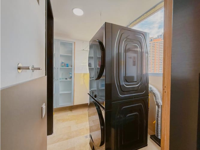 Apartamento de 3 alcobas en venta en El Poblado, Medellín, 224 m² · foto 9 de 24