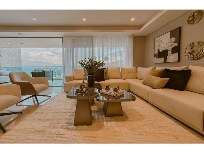Apartamento de 3 alcobas en venta en El Poblado, Medellín, 224 m² · foto 10 de 24