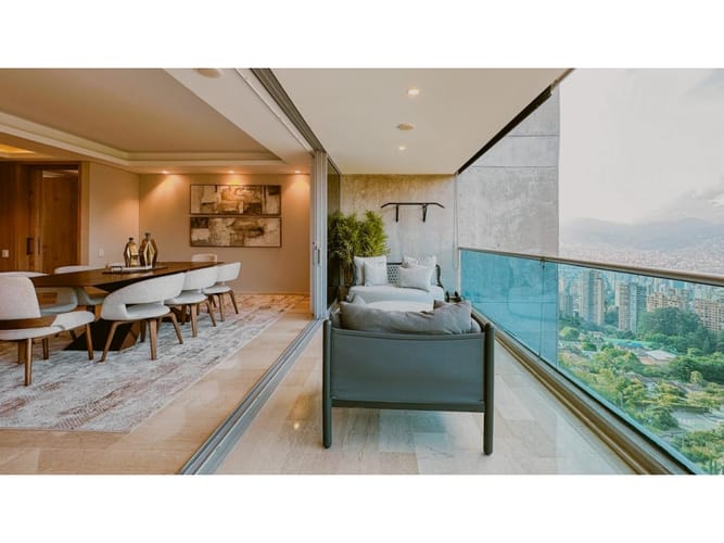 Apartamento de 3 alcobas en venta en El Poblado, Medellín, 224 m² · foto 15 de 24