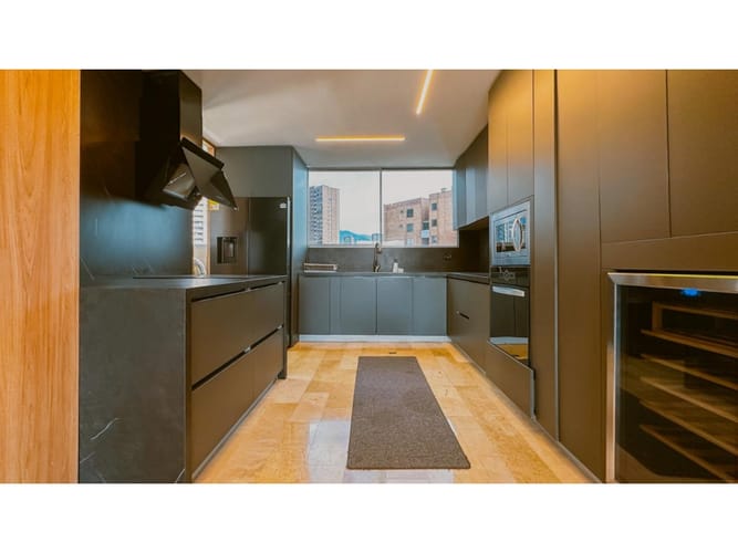 Apartamento de 3 alcobas en venta en El Poblado, Medellín, 224 m² · foto 21 de 24