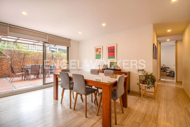 Apartamento de 3 alcobas en venta en Los Rosales, Bogotá, 118 m² · foto 3 de 13
