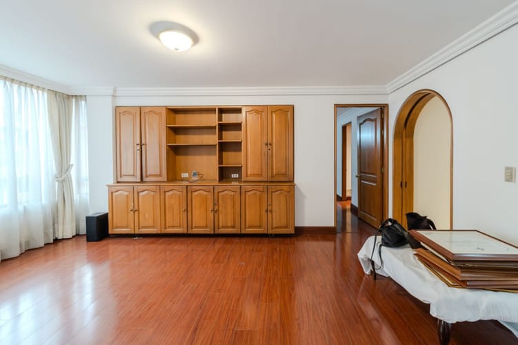 Apartamento de 2 alcobas en venta en Santa Barbara Central, Bogotá, 162 m² · foto 23 de 24