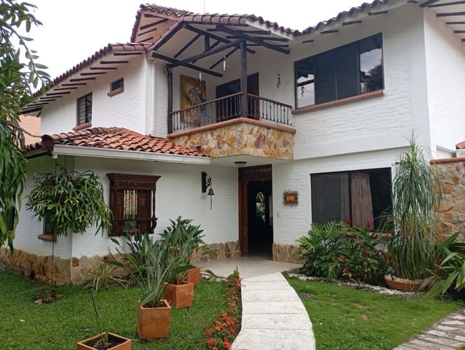 Casa de 3 alcobas en venta en Pance, Cali, 245 m² · foto 2 de 22