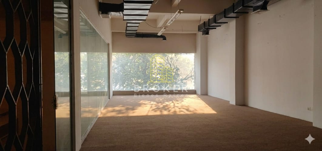 LOCAL COMERCIAL EN ALQUILER · Foto 3