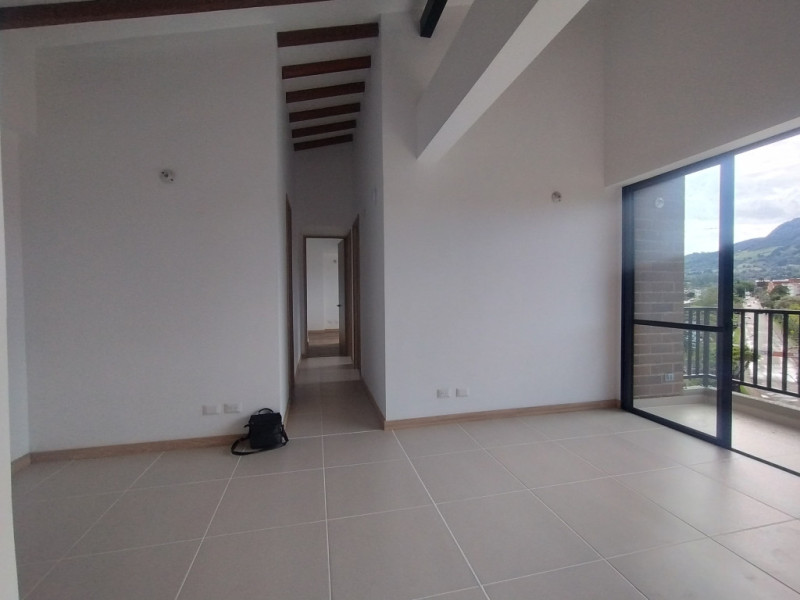 Apartamento en arriendo en La Ceja · foto 3 de 20