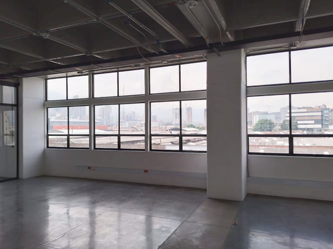Oficina en arriendo en Perpetuo Socorro, Medellín, 1000 m² · foto 3 de 15