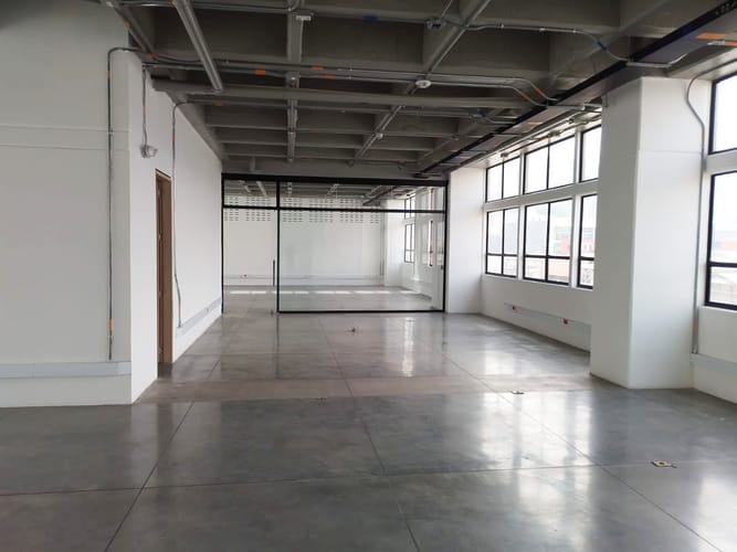 Oficina en arriendo en Perpetuo Socorro, Medellín, 1000 m² · foto 4 de 15
