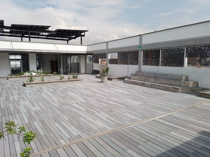 Oficina en arriendo en Perpetuo Socorro, Medellín, 1000 m² · foto 11 de 15