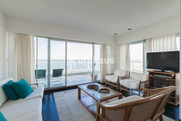 ALQUILER APARTAMENTO DOS DORMITORIOS PUNTA DEL ESTE EDIFICIO TORRES DEL PLATA · Foto 5