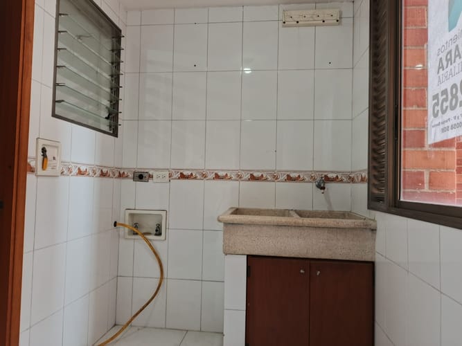 Apartamento de 3 alcobas en arriendo en La Florida, Medellín, 152 m² · foto 10 de 24