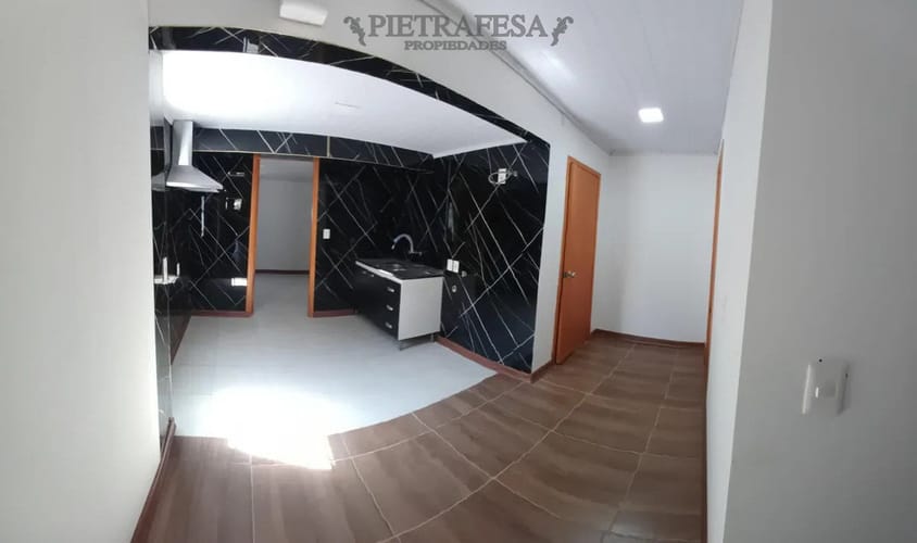 Casa en alquiler, 2 dormitorio, 1 baño, patio, cochera. Solymar. · Foto 1