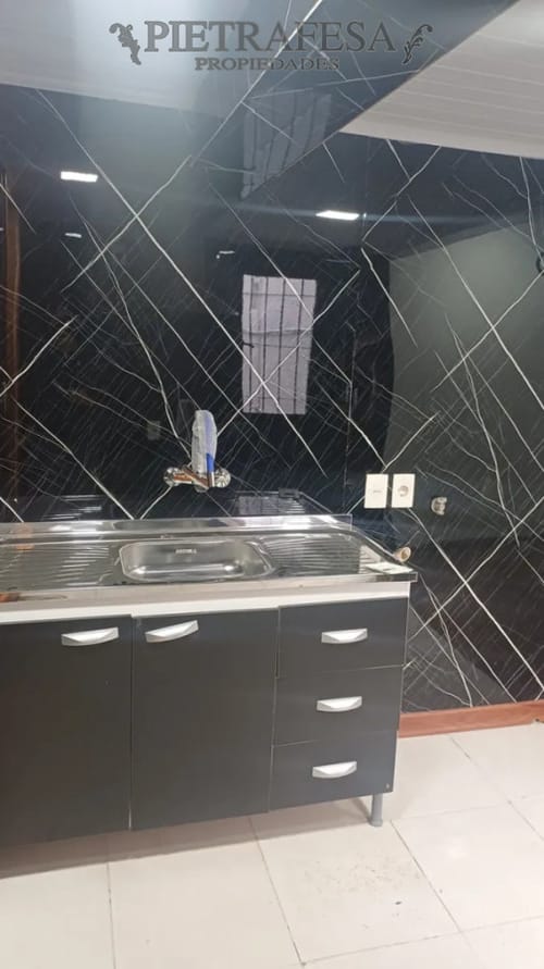Casa en alquiler, 2 dormitorio, 1 baño, patio, cochera. Solymar. · Foto 2