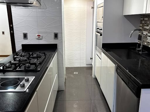 Apartamento en venta en Los Rosales, Bogotá · foto 15 de 24