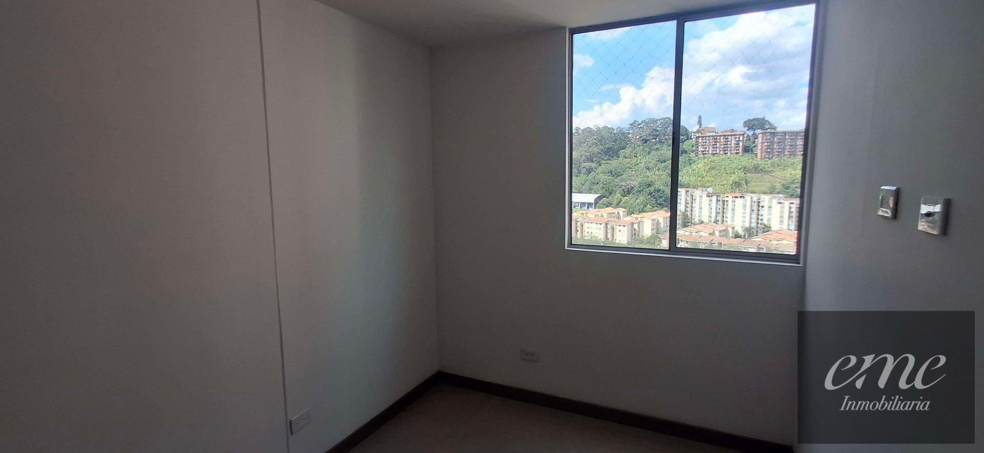 Apartamento en arriendo en Urbanizacion Colinas Del Sur, Itagüí · foto 10 de 18