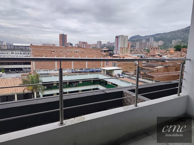 Apartamento de 2 alcobas en venta en Centro, Bello, 79 m² · foto 9 de 12