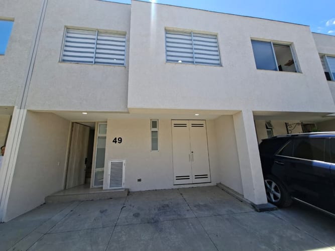 Casa de 3 alcobas en venta en Ciudad Country, Jamundí, 130 m² · foto 2 de 24