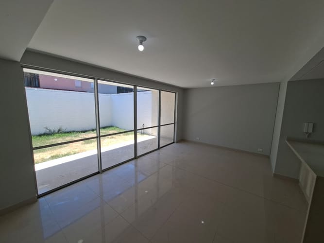 Casa de 3 alcobas en venta en Ciudad Country, Jamundí, 130 m² · foto 3 de 24