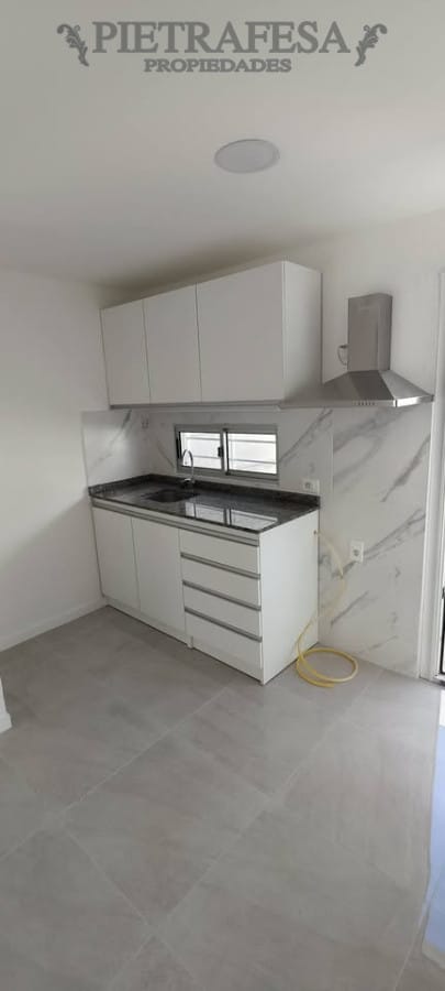 Apartamento en alquiler, 3 dormitorios, 1 baño, patio, cochera. Cerrito. · Foto 2