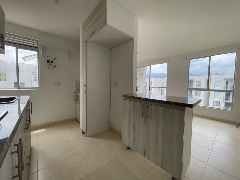Apartamento en arriendo en Cr. Los Naranjos, Jamundí · foto 4 de 15