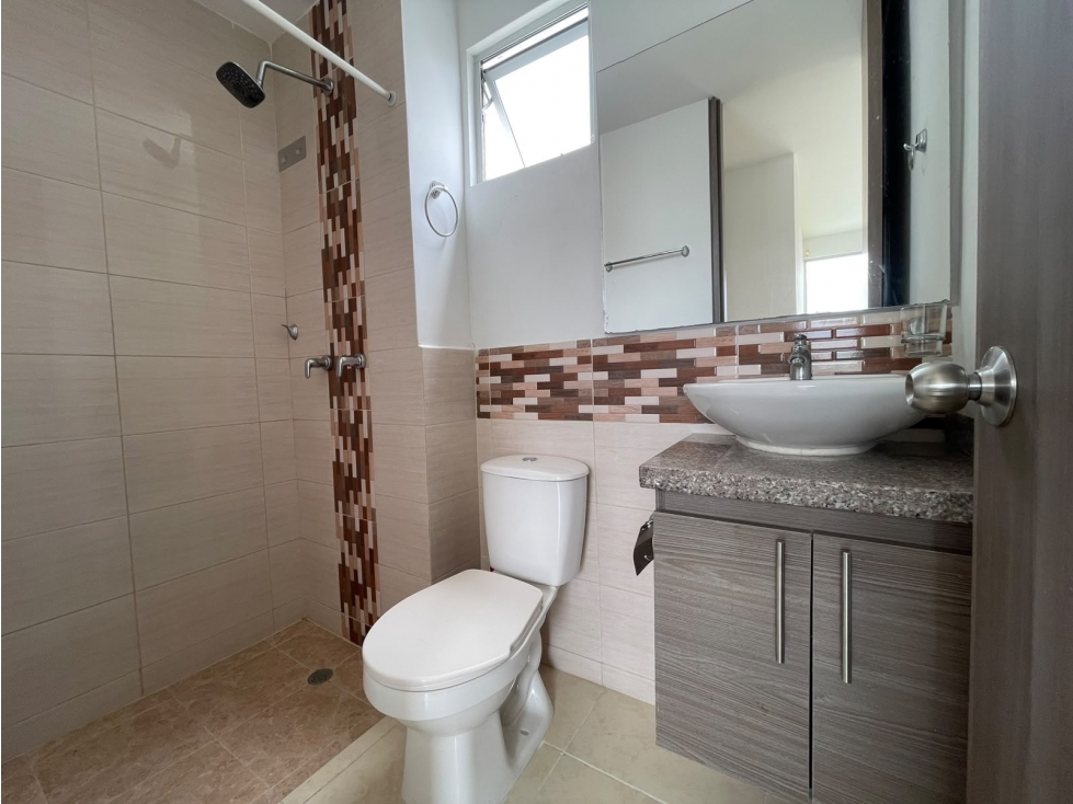 Apartamento en arriendo en Cr. Los Naranjos, Jamundí · foto 8 de 15