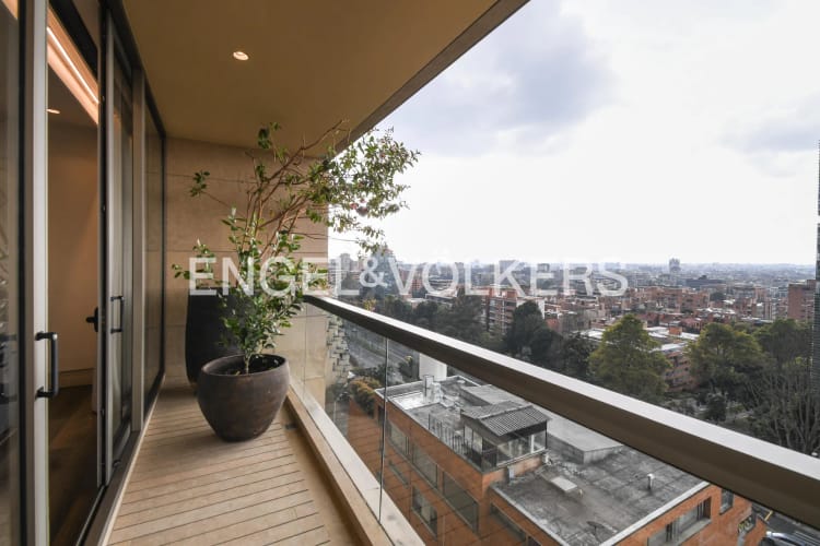Apartamento de 3 alcobas en venta en Chicó Alto, Bogotá, 384 m² · foto 7 de 18
