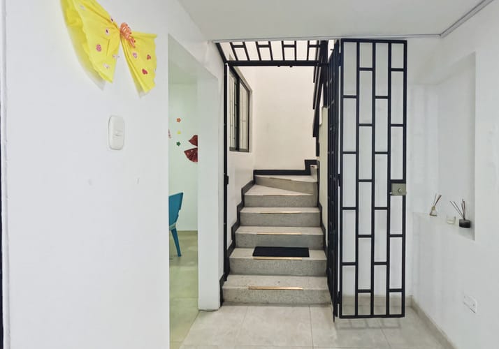 Casa de 8 alcobas en venta en Pontevedra, Bogotá, 297 m² · foto 13 de 24