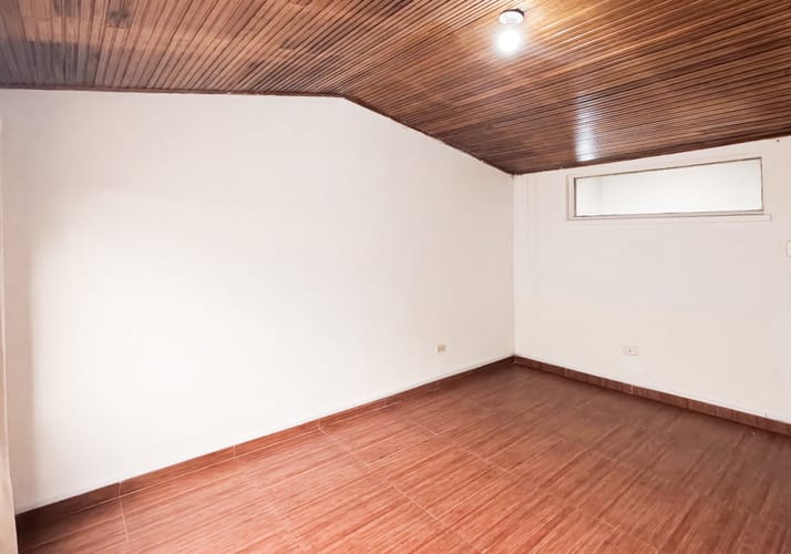 Casa de 8 alcobas en venta en Pontevedra, Bogotá, 297 m² · foto 15 de 24