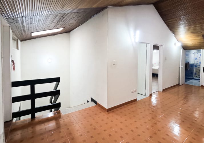Casa de 8 alcobas en venta en Pontevedra, Bogotá, 297 m² · foto 17 de 24