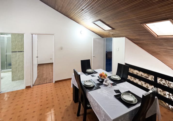 Casa de 8 alcobas en venta en Pontevedra, Bogotá, 297 m² · foto 19 de 24