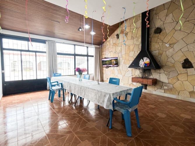 Casa de 8 alcobas en venta en Pontevedra, Bogotá, 297 m² · foto 23 de 24