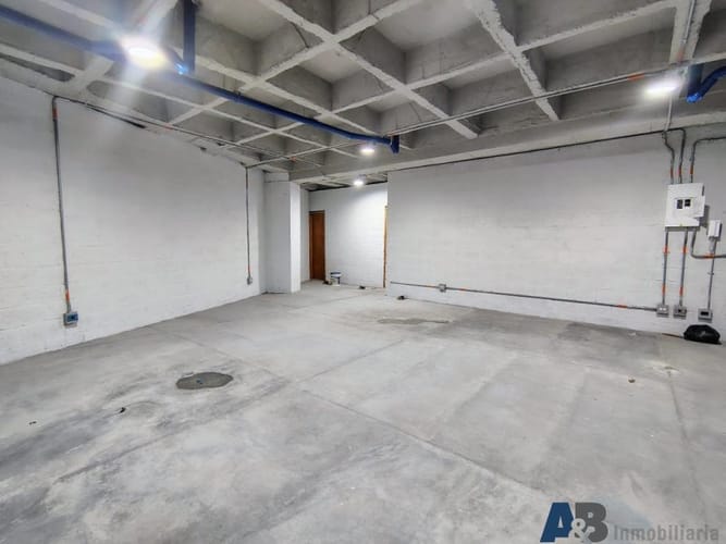 Bodega en arriendo en El Poblado, Medellín, 90 m² · foto 3 de 8