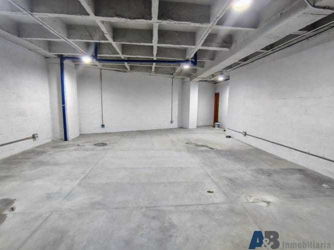 Bodega en arriendo en El Poblado, Medellín, 90 m² · foto 4 de 8