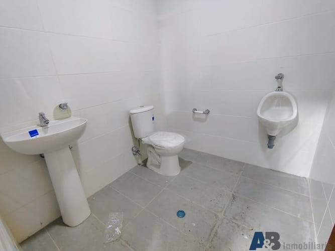 Bodega en arriendo en El Poblado, Medellín, 90 m² · foto 8 de 8