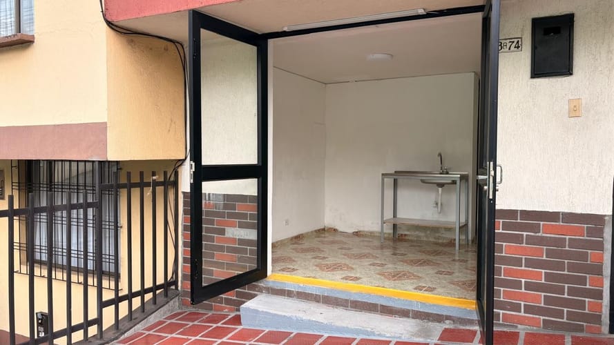 Local en arriendo en El Campin, Manizales, 13 m² · foto 4 de 7