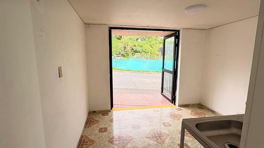 Local en arriendo en El Campin, Manizales, 13 m² · foto 5 de 7