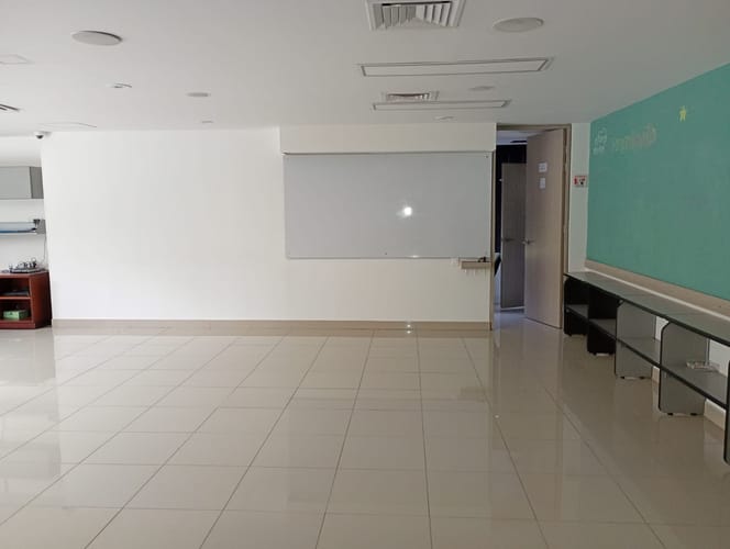 Oficina en arriendo en Alejandría, Medellín, 255 m² · foto 3 de 15