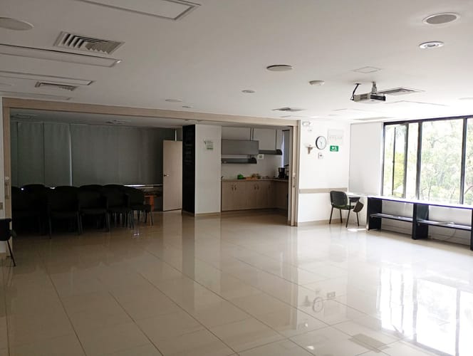 Oficina en arriendo en Alejandría, Medellín, 255 m² · foto 2 de 15