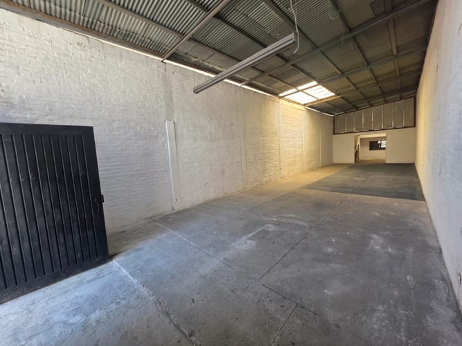 Bodega en arriendo en Obrero, Cali, 104 m² · foto 3 de 16