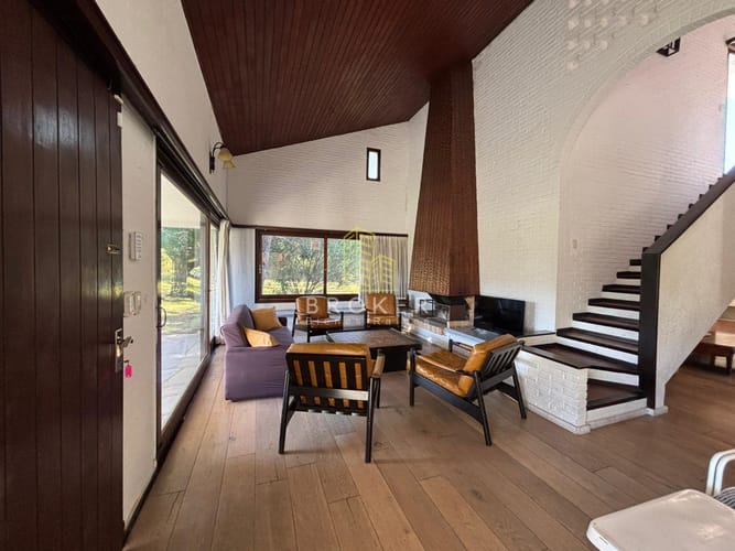 Alquiler anual casa en zona Playa Mansa · Foto 3