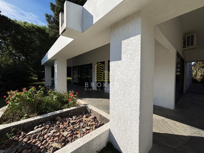 Alquiler anual casa en zona Playa Mansa · Foto 5
