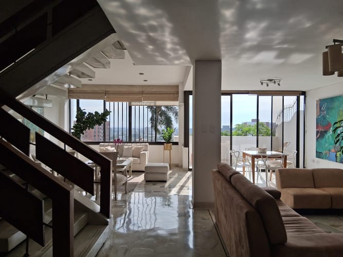 Apartamento de 4 alcobas en venta en Santa Monica, Cali, 280 m² · foto 3 de 11