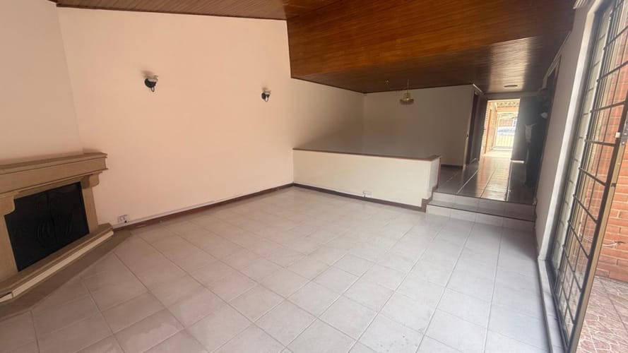 Casa de 3 alcobas en venta en Niza Suba, Bogotá, 228 m² · foto 3 de 23