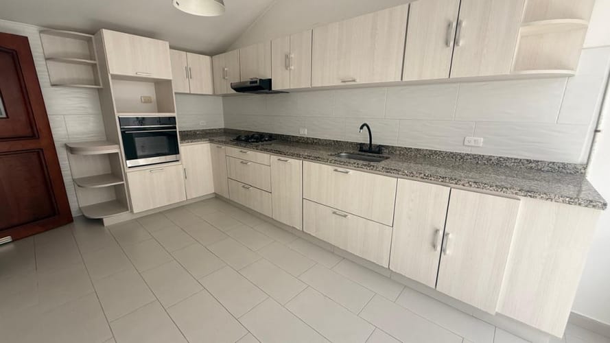 Casa de 3 alcobas en venta en Niza Suba, Bogotá, 228 m² · foto 10 de 23