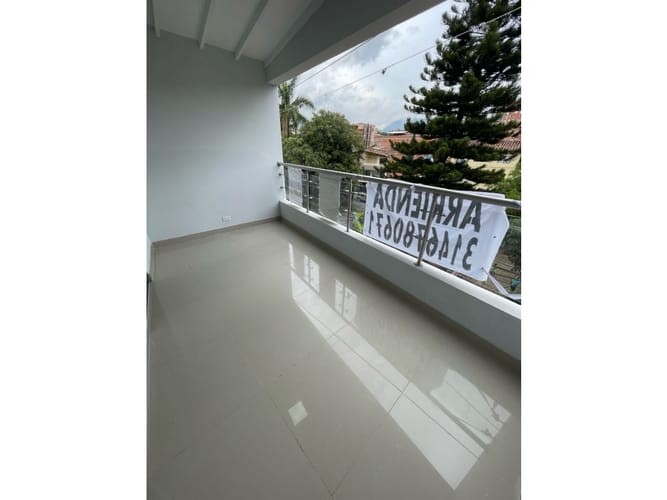 Casa de 4 alcobas en arriendo en Loma De Los Bernal, Medellín, 100 m² · foto 3 de 21